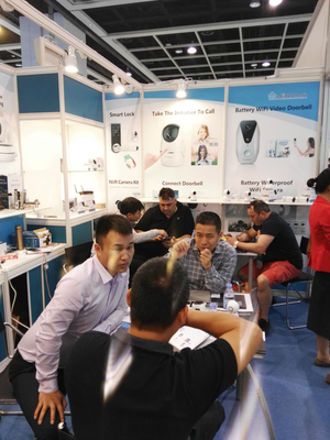 億聯(lián)智能攜新品驚艷亮相香港展與廣交會(huì)，引領(lǐng)電子產(chǎn)品創(chuàng)新風(fēng)潮